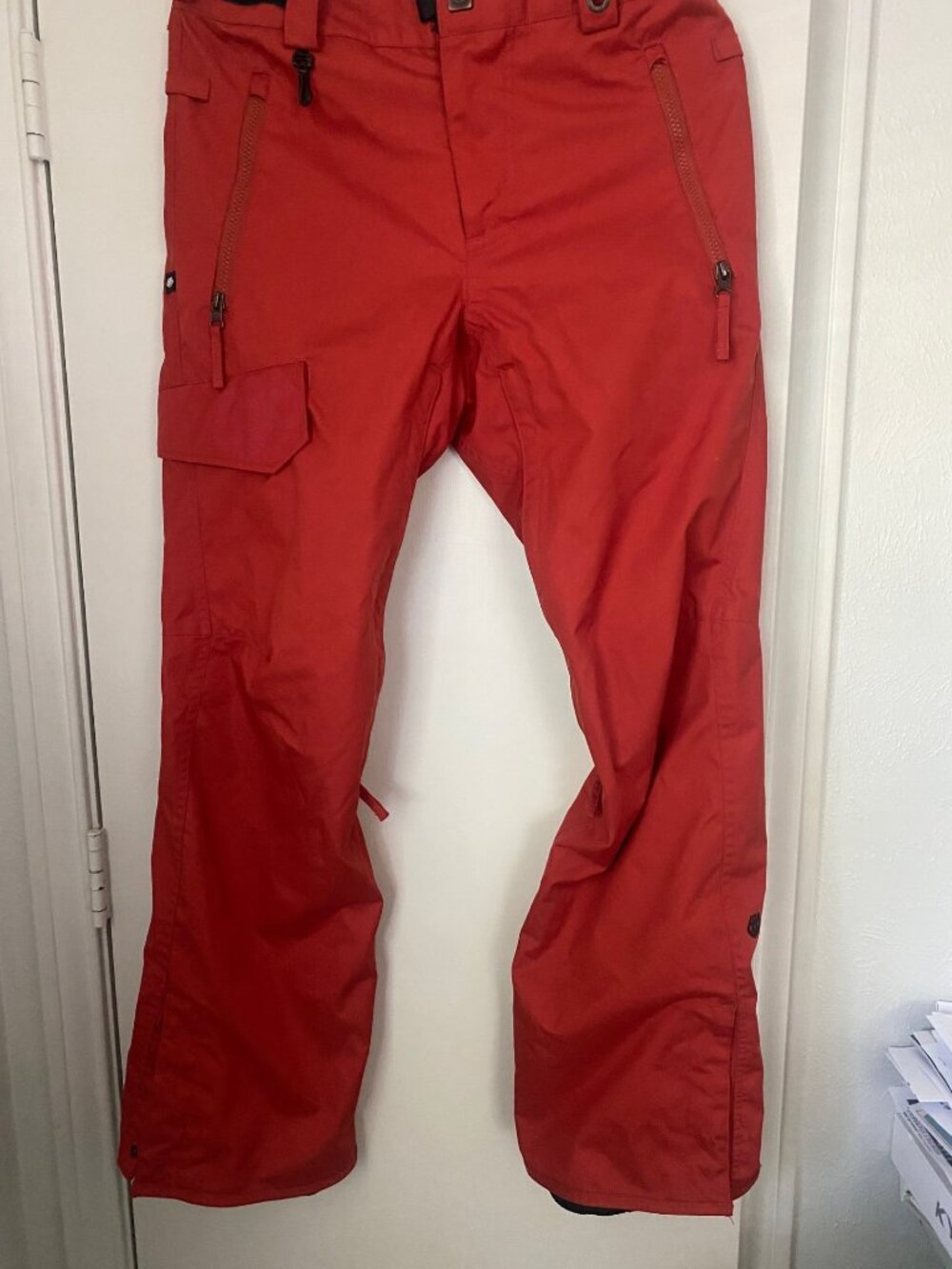 686 Men’s Street Fit Snowboard Pants – Burnt Orange (Small) – Minor Flaws